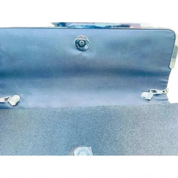 WOMEN’S ELEGANT SPECIAL OCCASION BLACK SATIN CLUTCH•MEDIUM SIZE CLUTCH•LIKE NEW• - Picture 8 of 9